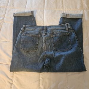 Jones New York Sport stretch cropped Jean size 8